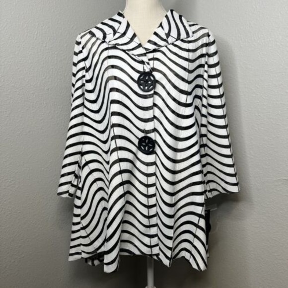 IC by Connie K Jacket Womens Medium Artsy Wavy White Black Big Button New $158 - Picture 1 of 6